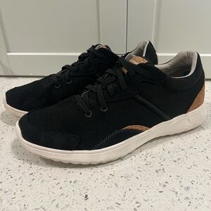HUSH PUPPIES "The Good Trainer" | Sneakers | Cork Back | Black Corduroy | Sz 9